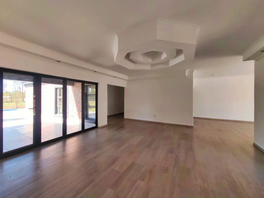 5 Bedroom Property for Sale in Grimbeeck Park North West